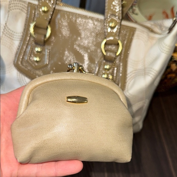 Coach Cream and Tan Signature Shoulder Bag with Coin Pouch - Picture 9 of 16